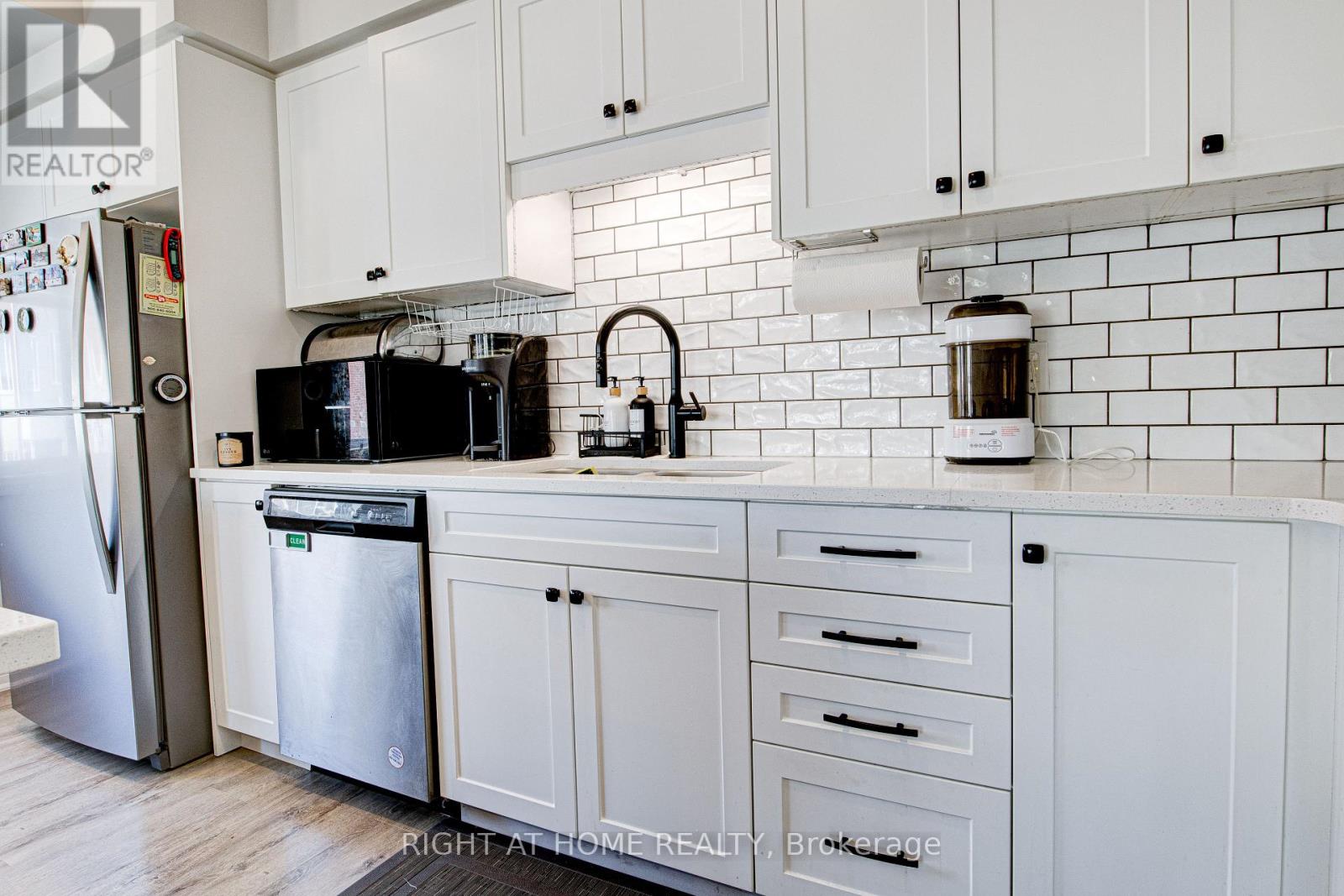 34 Vitality Drive, Kitchener, Ontario  N2R 0R7 - Photo 10 - X12454552