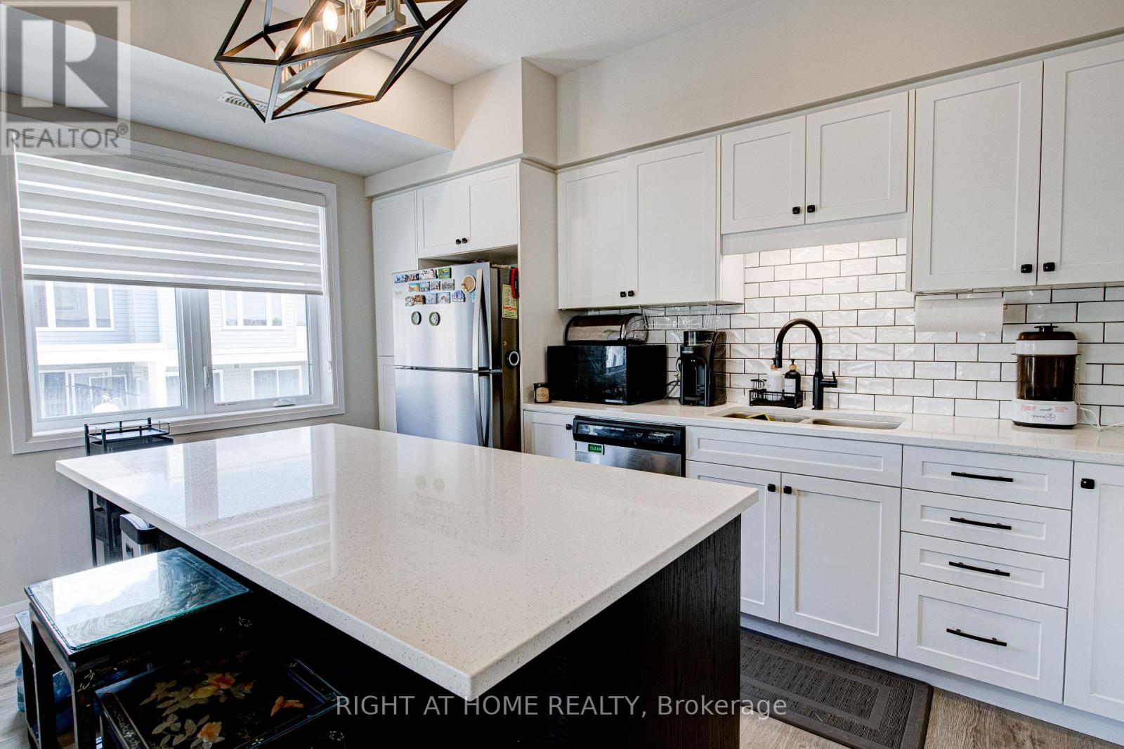 34 Vitality Drive, Kitchener, Ontario  N2R 0R7 - Photo 9 - X12454552