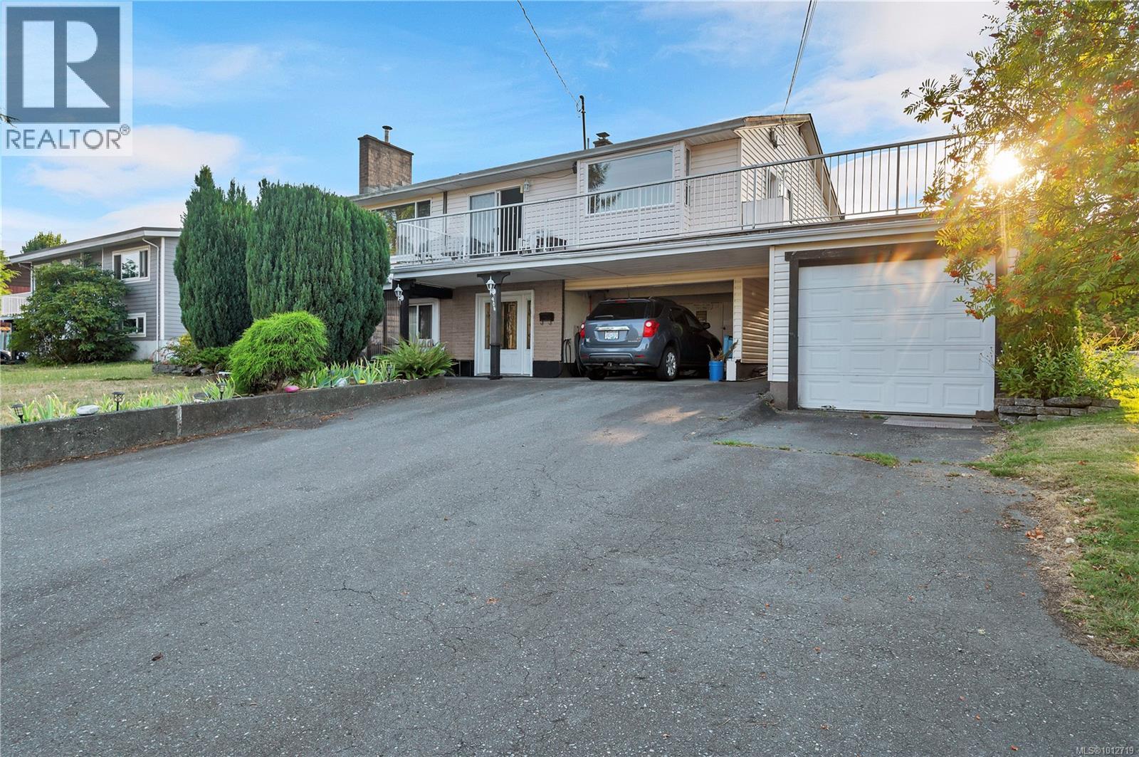 904 Alder St, Campbell River, British Columbia  V9W 1Z5 - Photo 1 - 1012719