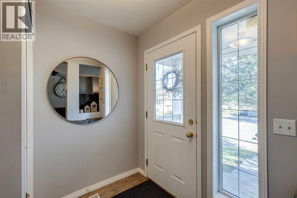 201 Citadel Forest Close Nw, Calgary, Alberta  T3G 4W8 - Photo 5 - A2259018