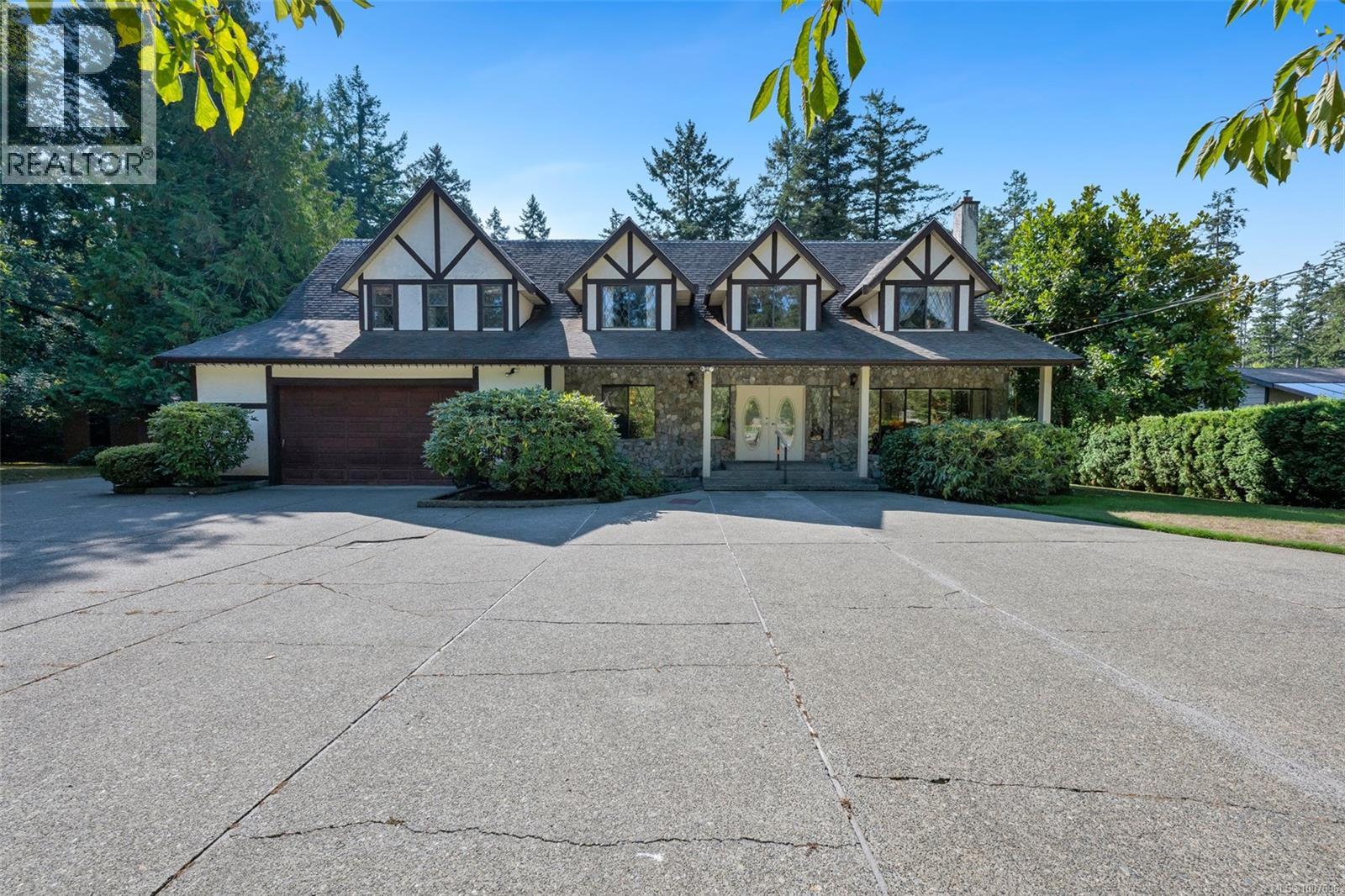 735 Cromarty Ave, North Saanich, British Columbia