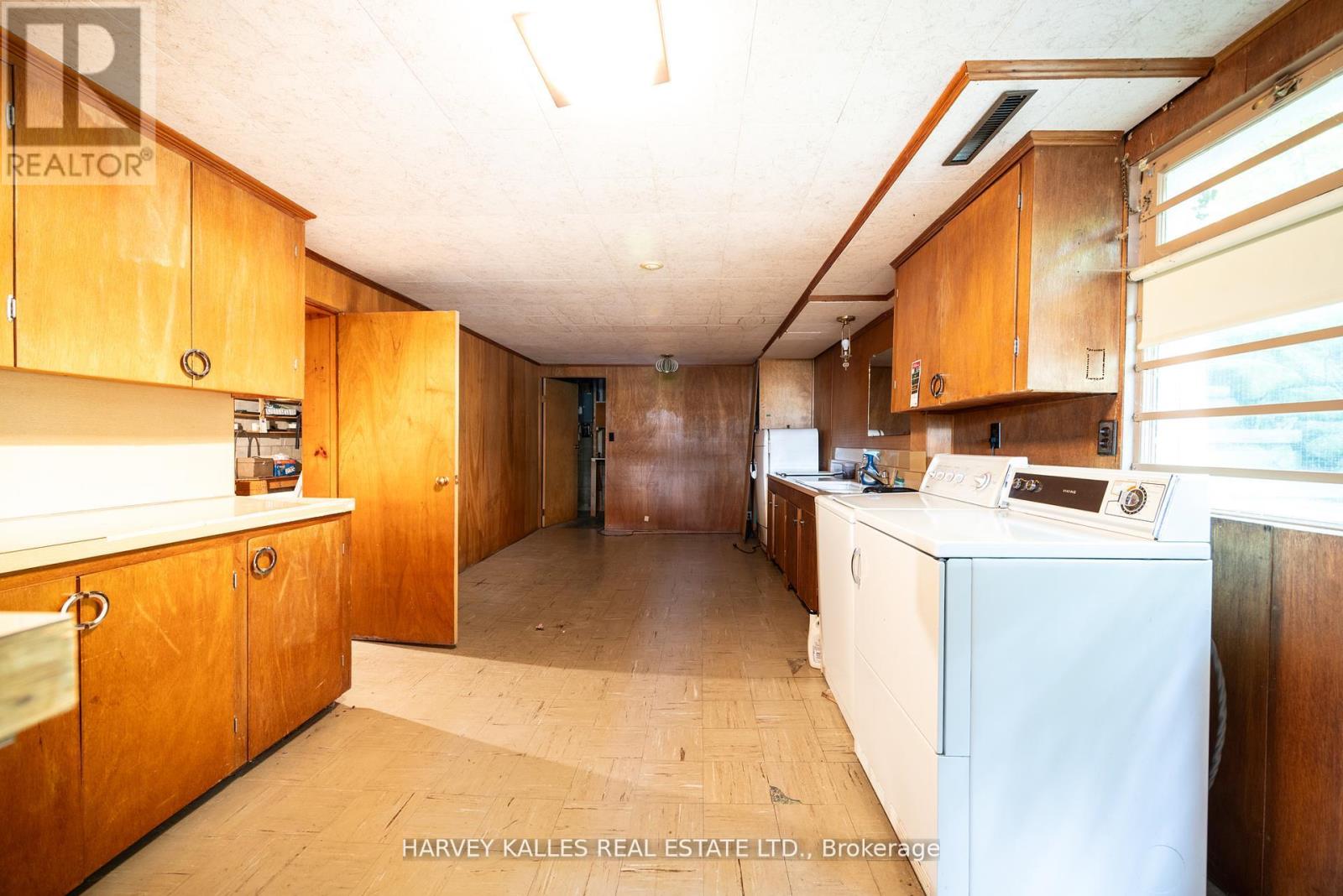 17 Munro Boulevard, Toronto (St. Andrew-Windfields), Ontario  M2L 1C1 - Photo 24 - C12454125