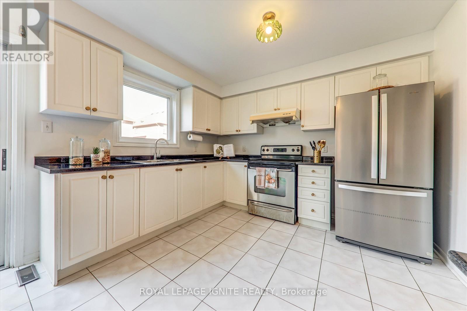 218 Sophia Road, Markham, Ontario  L3S 4C6 - Photo 15 - N12454491