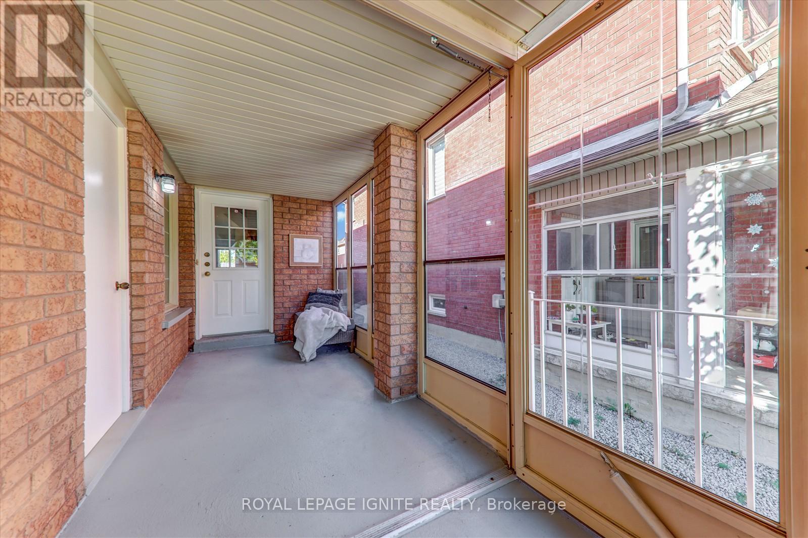 218 Sophia Road, Markham, Ontario  L3S 4C6 - Photo 4 - N12454491