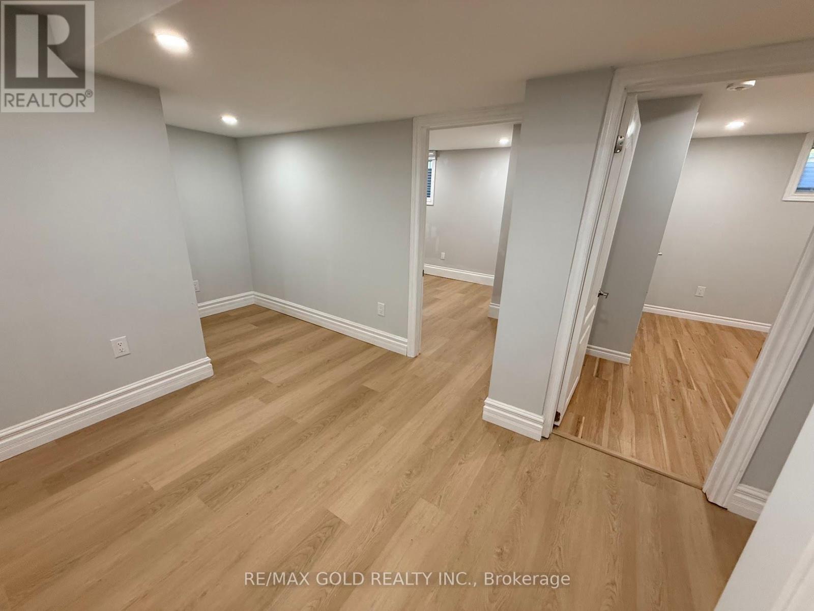 32 Jade Crescent, Brampton, Ontario  L6S 3H1 - Photo 17 - W12375758