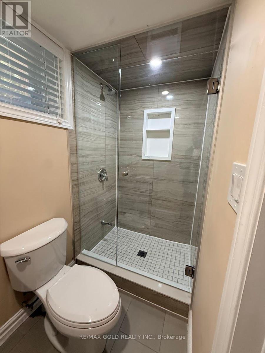 32 Jade Crescent, Brampton, Ontario  L6S 3H1 - Photo 14 - W12375758