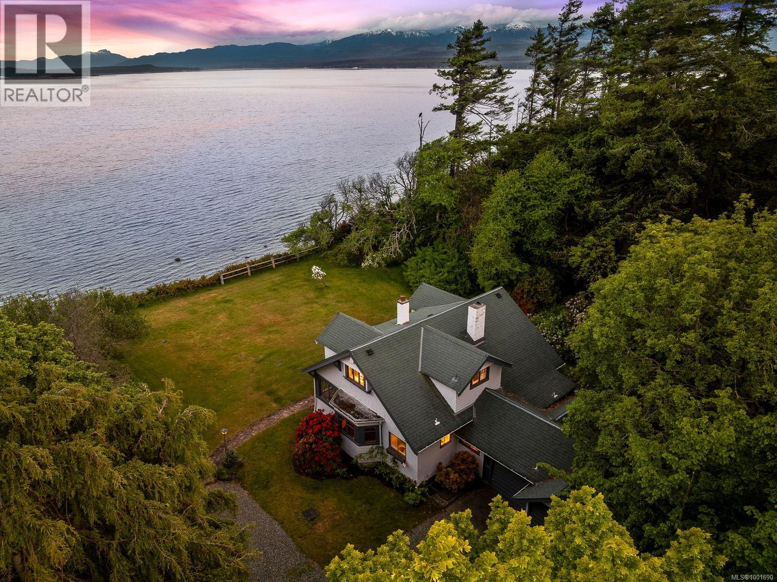 965 Balmoral Rd, Comox, British Columbia