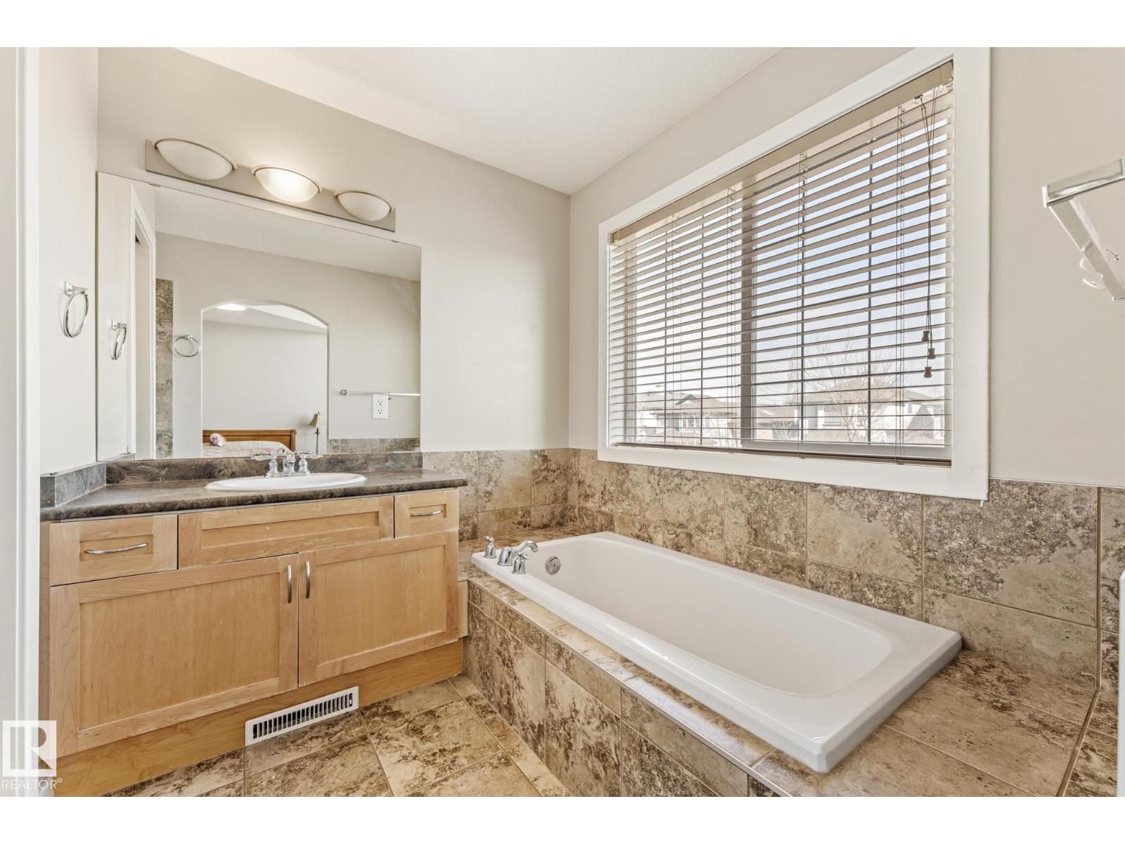 345 Macewan Rd Sw, Edmonton, Alberta  T6W 1V8 - Photo 25 - E4457010