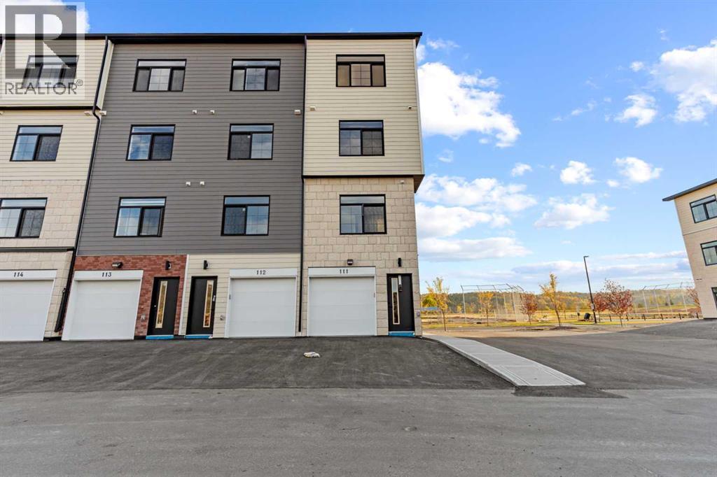 112, 156 Park Street, Cochrane, Alberta  T4C 2B8 - Photo 2 - A2262705