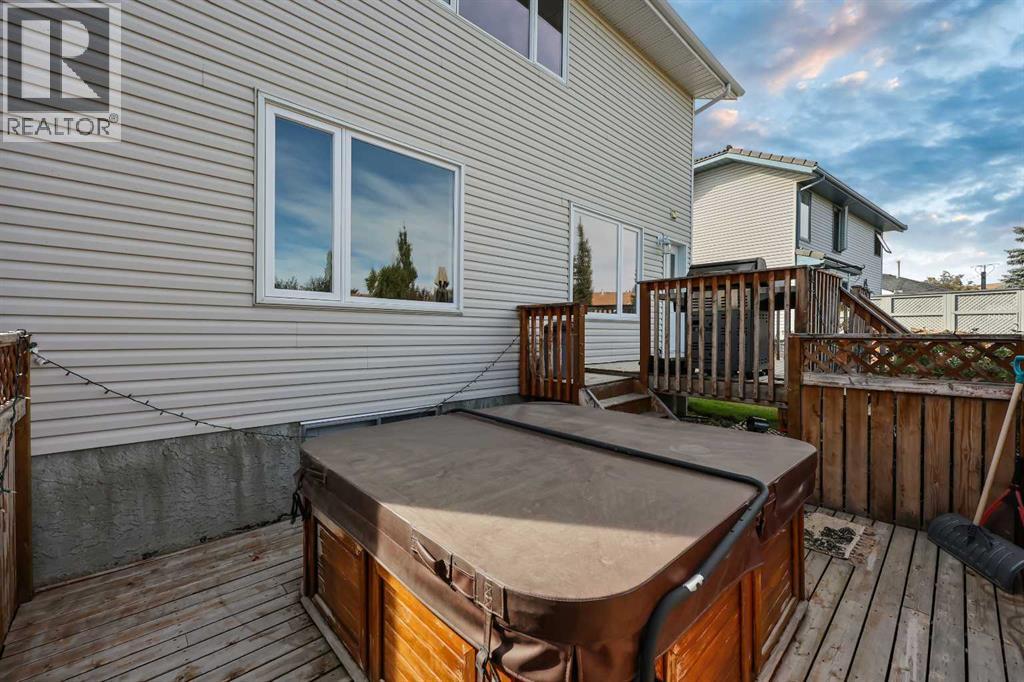 52 West Edge Road, Cochrane, Alberta  T4C 1L1 - Photo 42 - A2262912