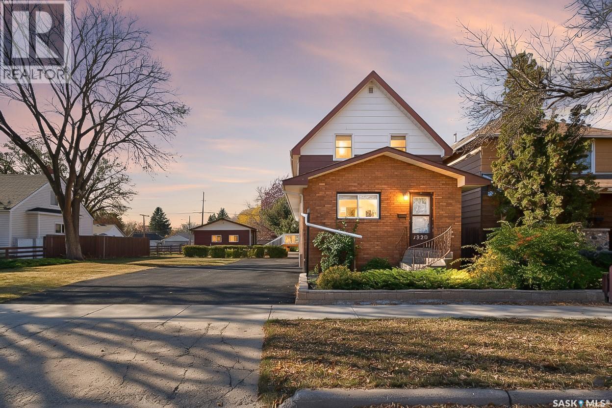 1220 Willow AVENUE, Moose Jaw, Saskatchewan