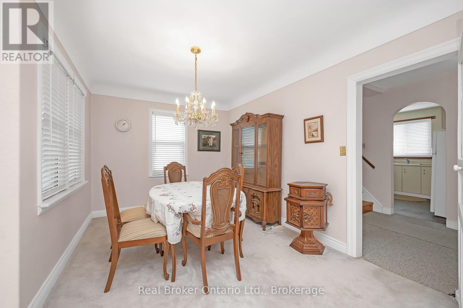 264 Grays Road, Hamilton, Ontario  L8E 1V1 - Photo 10 - X12454691
