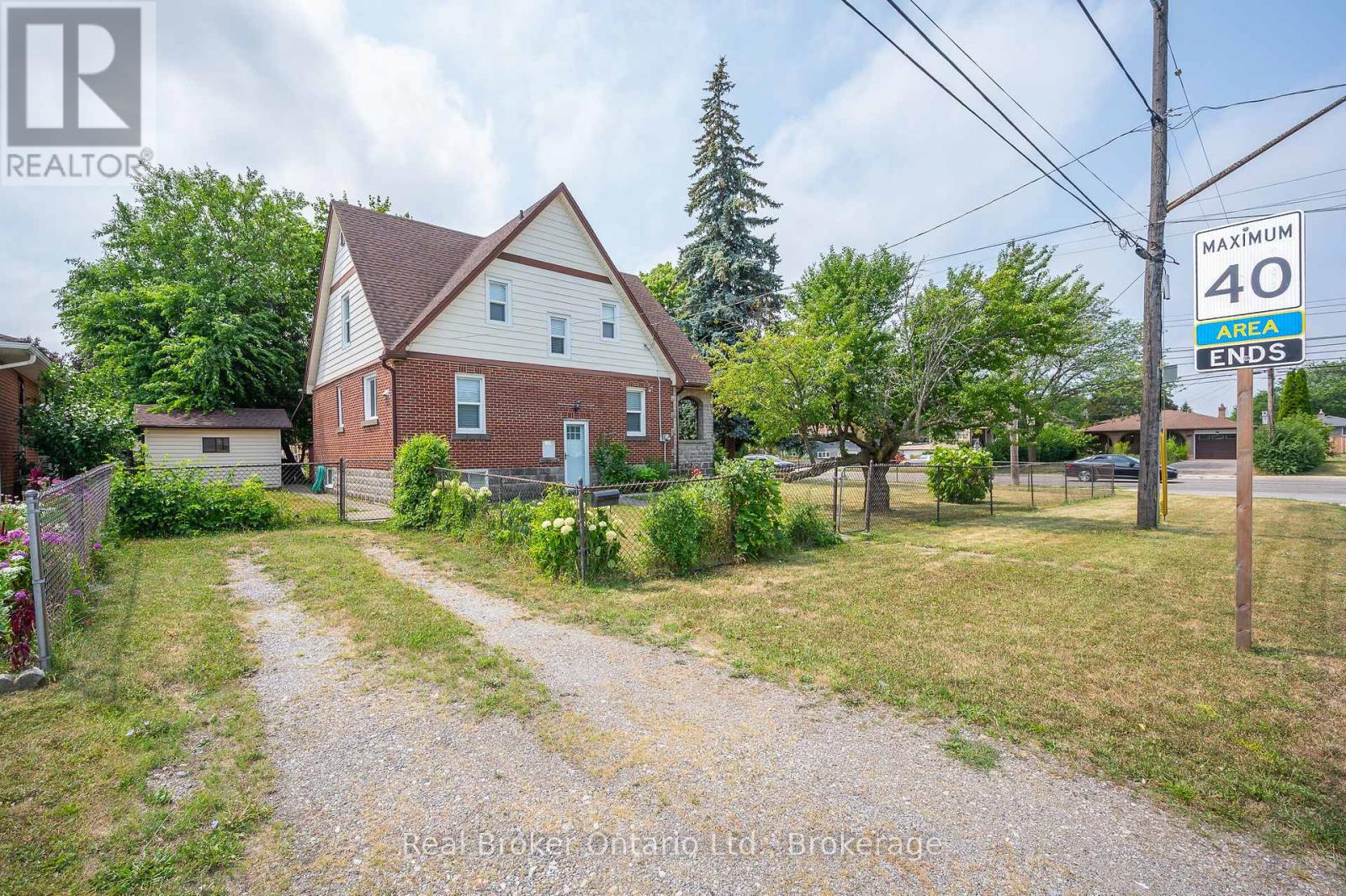 264 Grays Road, Hamilton, Ontario  L8E 1V1 - Photo 4 - X12454691