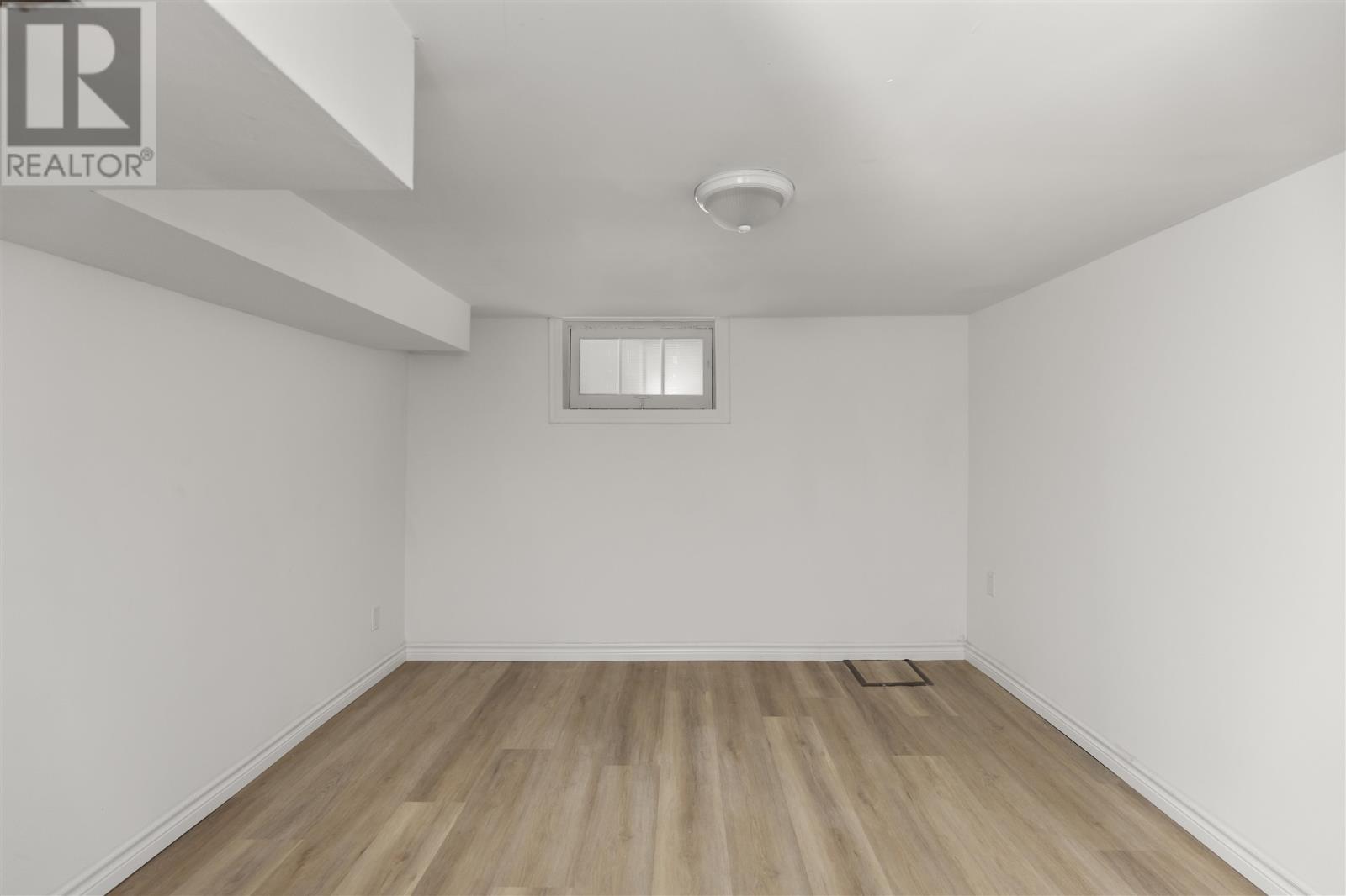 1579 Queen St E, Sault Ste. Marie, Ontario  P6A 2G5 - Photo 29 - SM252899