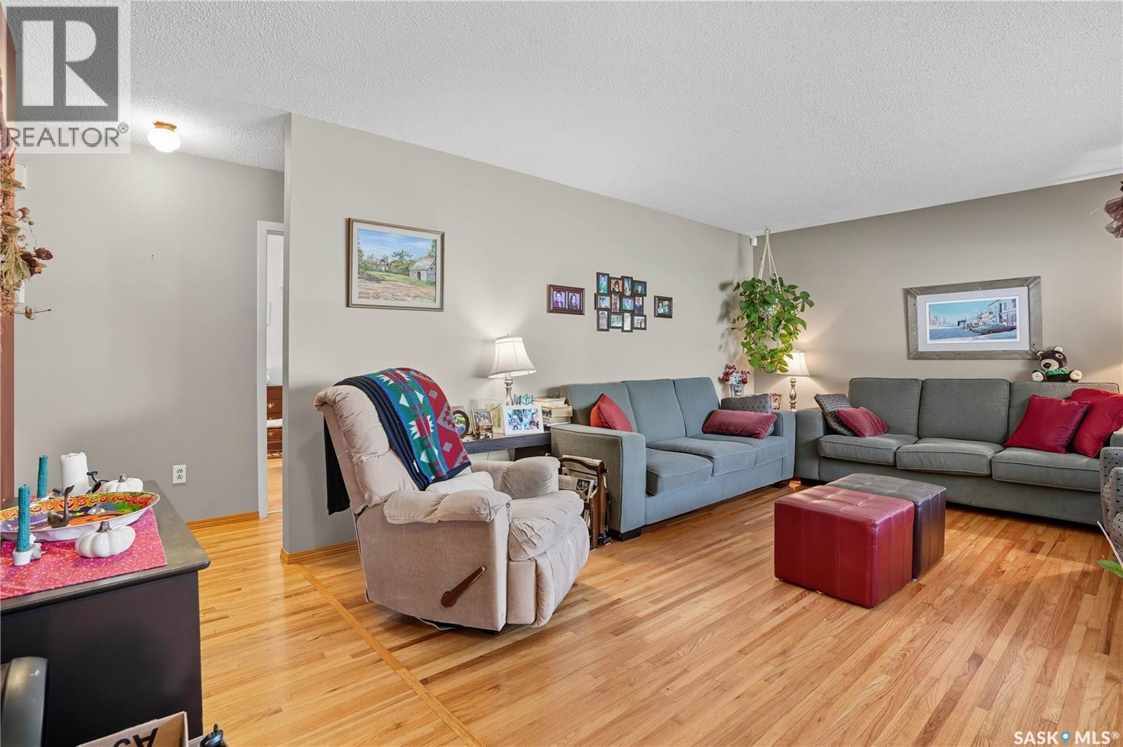 119 Hammond Road, Regina, Saskatchewan  S4R 3C9 - Photo 3 - SK020344