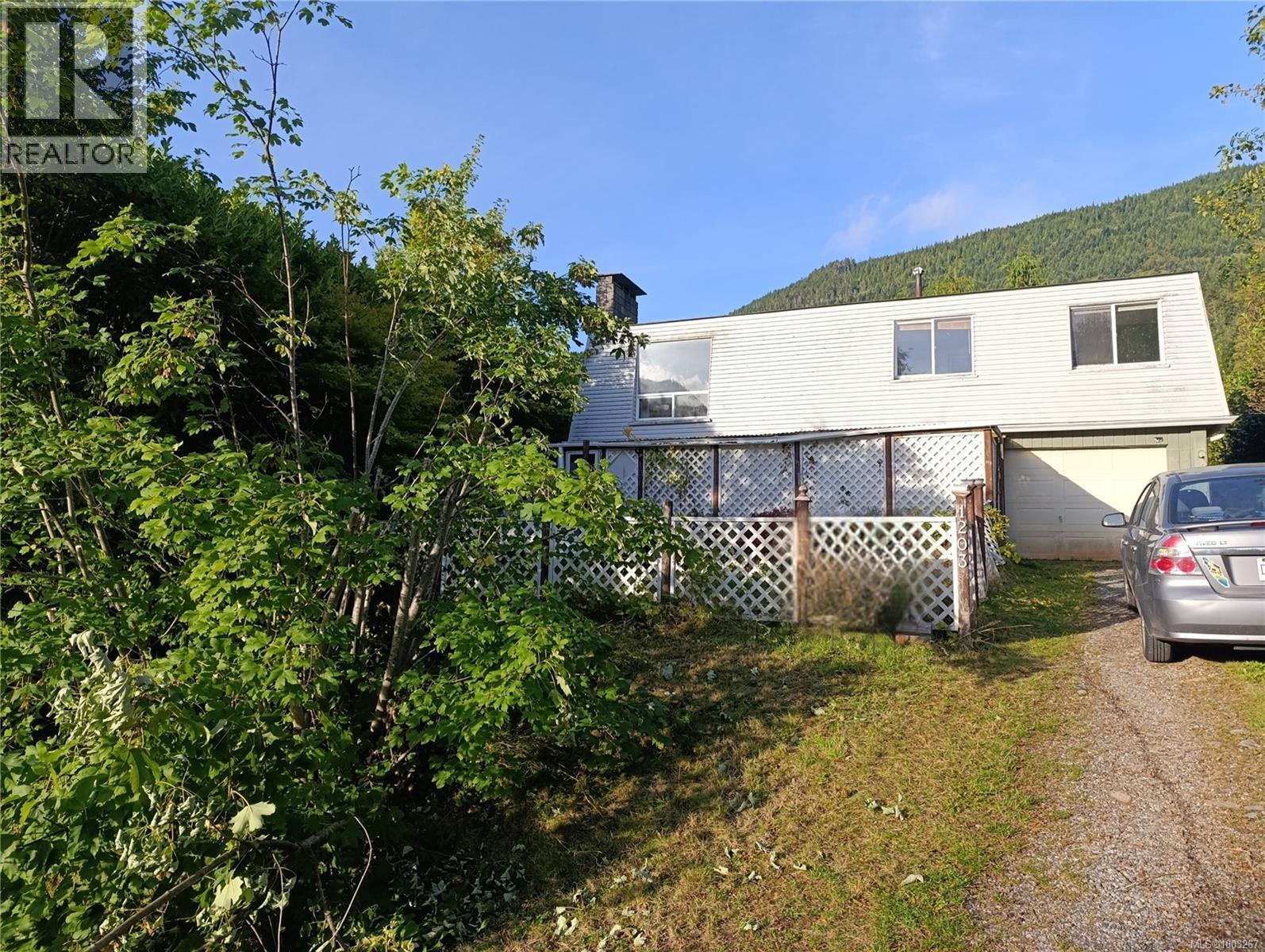 1203 Maquinna Ave, Port Alice, British Columbia