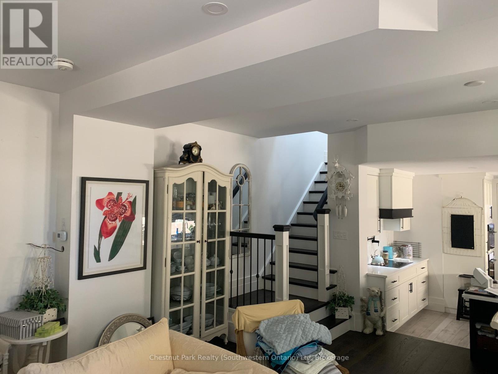114-116 Arthur Street, Guelph, Ontario  N1E 4V2 - Photo 6 - X12454729