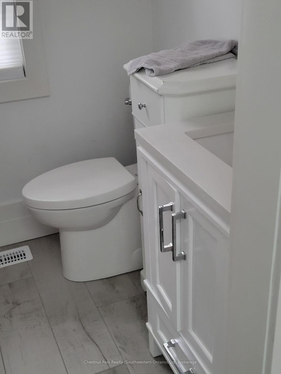 114-116 Arthur Street, Guelph, Ontario  N1E 4V2 - Photo 9 - X12454729