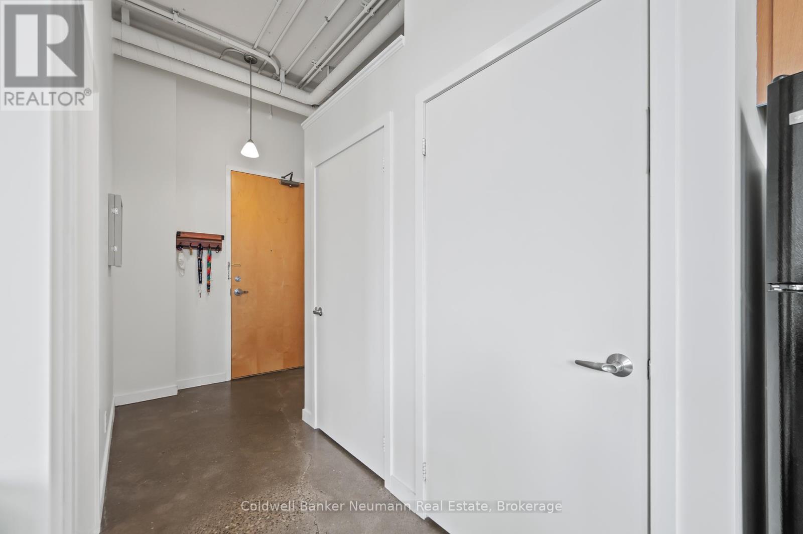 308 - 404 King Street West Street W, Kitchener, Ontario  N2G 2L5 - Photo 3 - X12454738