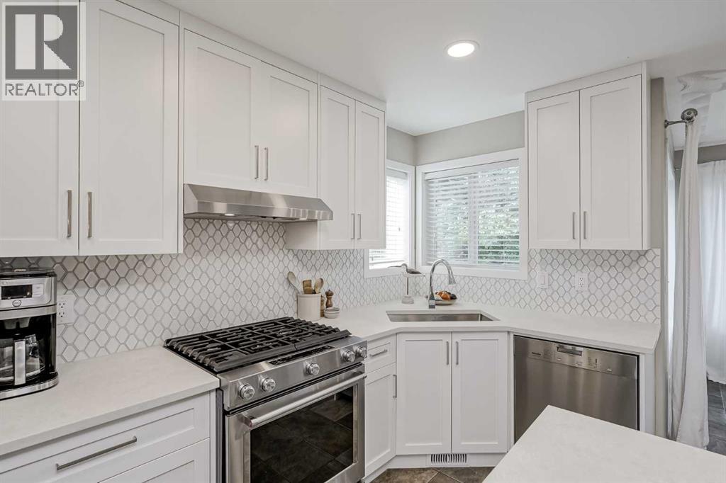 57 Strathlea Grove Sw, Calgary, Alberta  T3H 5C5 - Photo 11 - A2261498