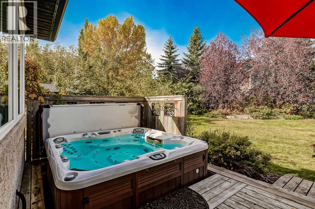 57 Strathlea Grove Sw, Calgary, Alberta  T3H 5C5 - Photo 2 - A2261498
