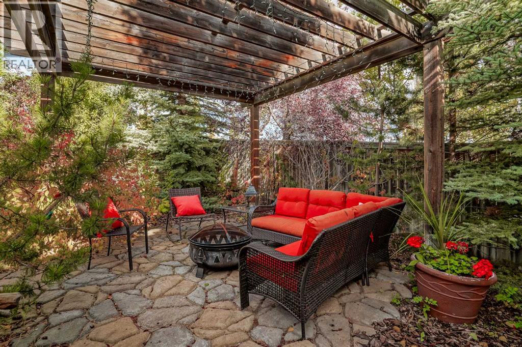 57 Strathlea Grove Sw, Calgary, Alberta  T3H 5C5 - Photo 3 - A2261498