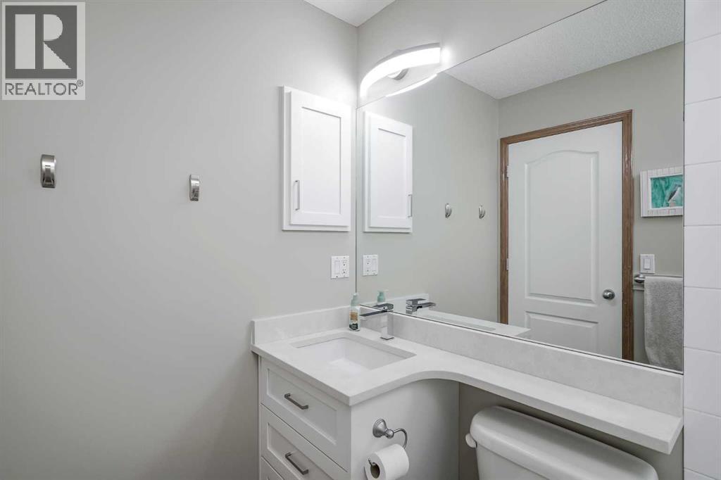 57 Strathlea Grove Sw, Calgary, Alberta  T3H 5C5 - Photo 34 - A2261498