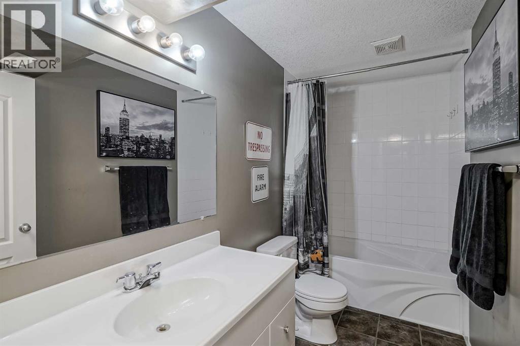 57 Strathlea Grove Sw, Calgary, Alberta  T3H 5C5 - Photo 40 - A2261498
