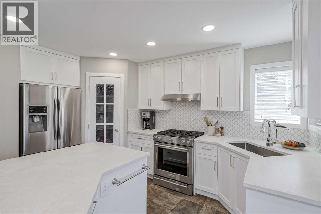 57 Strathlea Grove Sw, Calgary, Alberta  T3H 5C5 - Photo 9 - A2261498