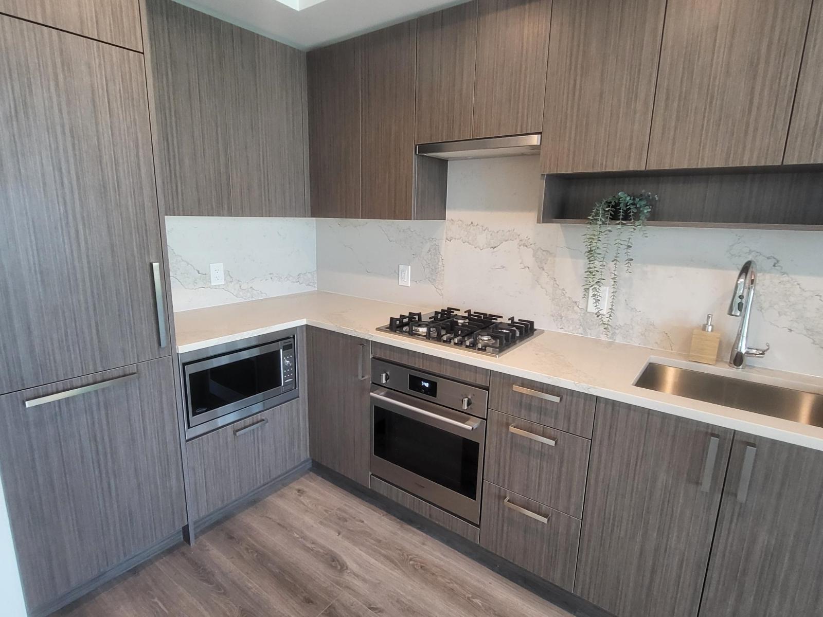 3305 13350 Central Avenue, Surrey, British Columbia  V3T 0S1 - Photo 4 - R3056355