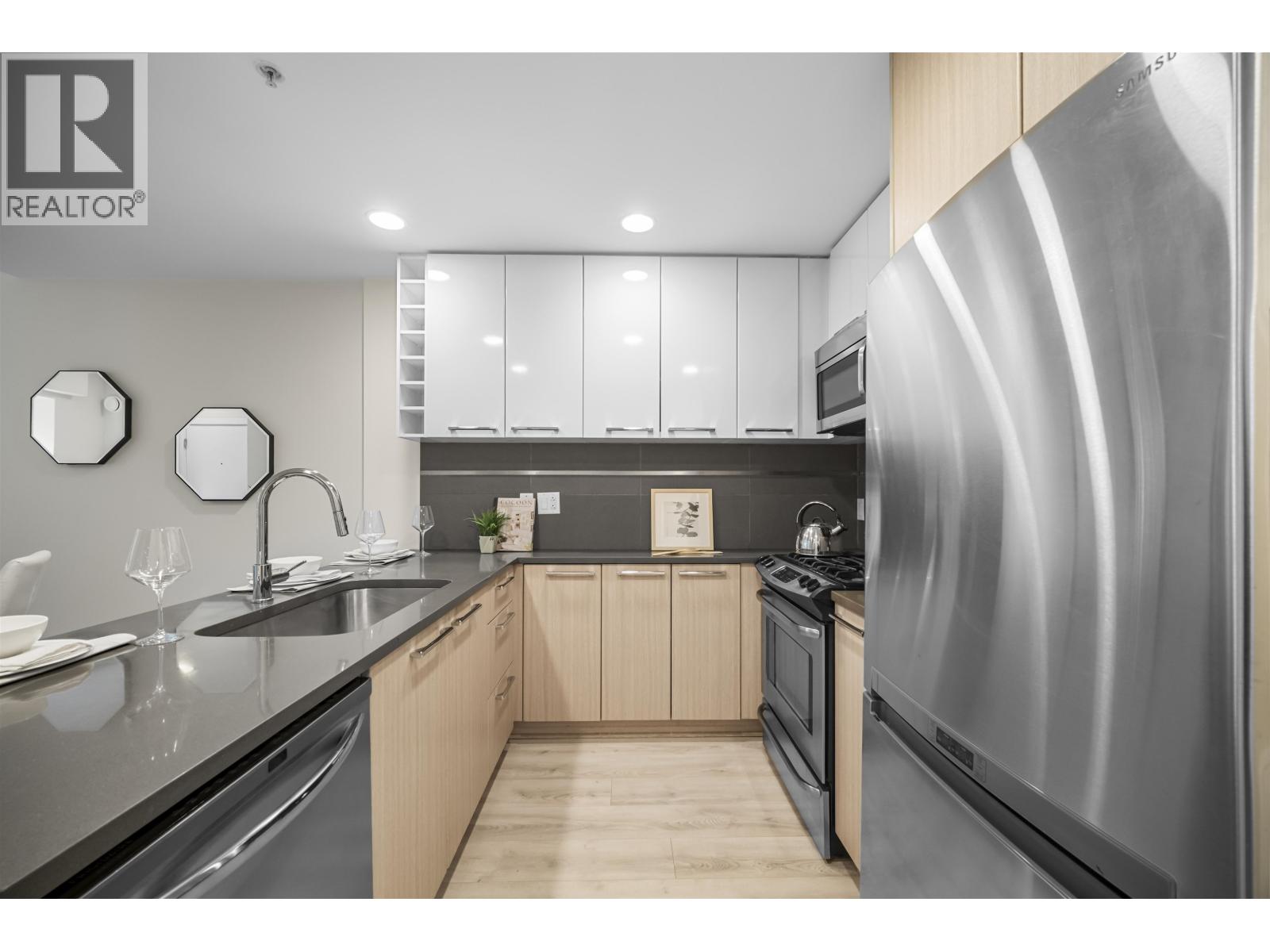 207 9350 University High Street, Burnaby, British Columbia  V5A 0B6 - Photo 7 - R3051482