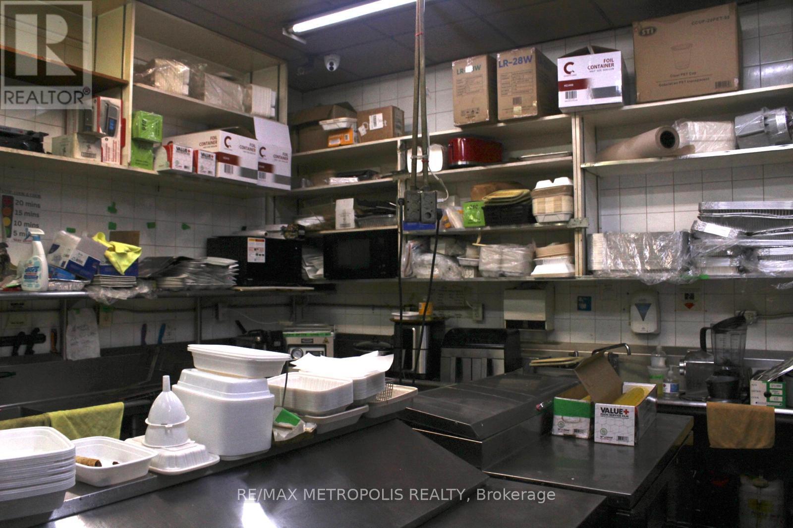 1 - 879 York Mills Road, Toronto, Ontario  M3B 1Y5 - Photo 6 - C12454025