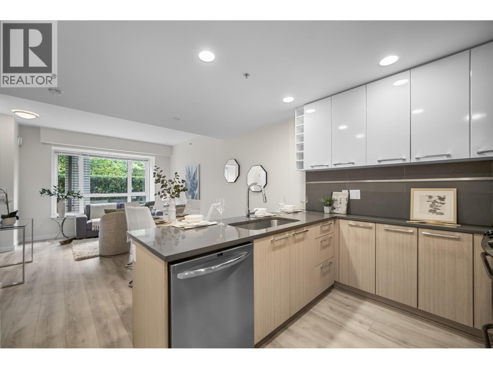 207 9350 University High Street, Burnaby, British Columbia  V5A 0B6 - Photo 8 - R3051482