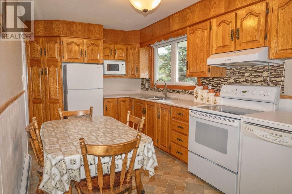 15 Baldwin Street, Gander, Newfoundland & Labrador  A1V 1L4 - Photo 3 - 1291213
