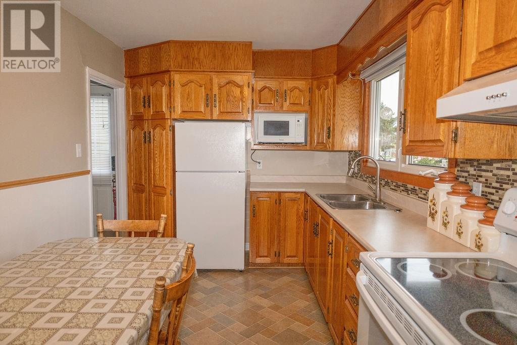 15 Baldwin Street, Gander, Newfoundland & Labrador  A1V 1L4 - Photo 4 - 1291213