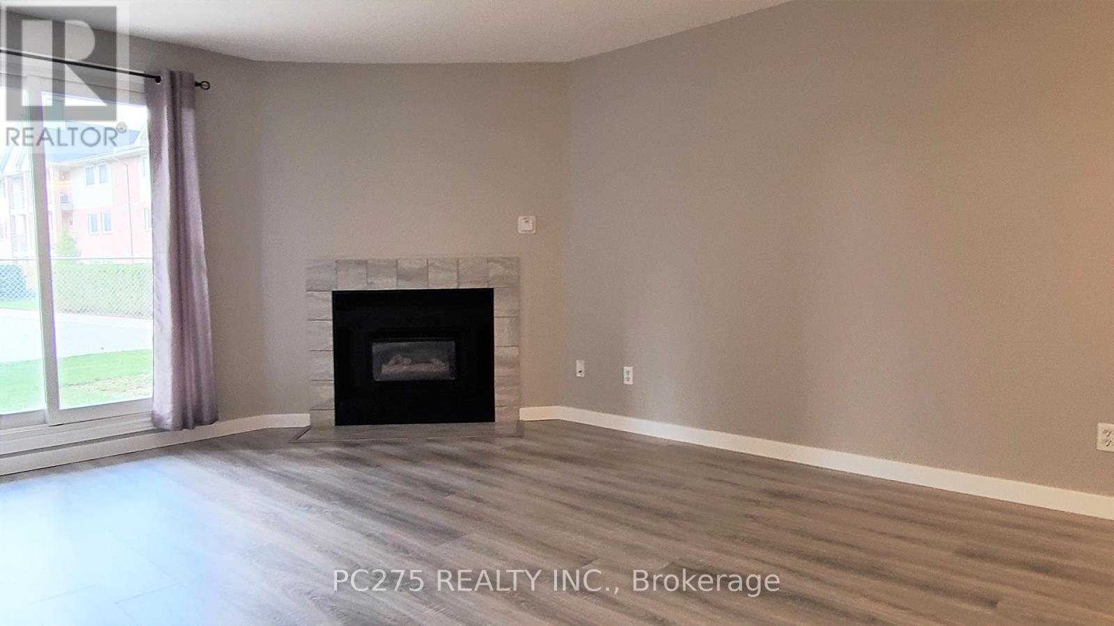 51 - 136 Conway Drive, London South (South X), Ontario  N6E 3N1 - Photo 3 - X12454727