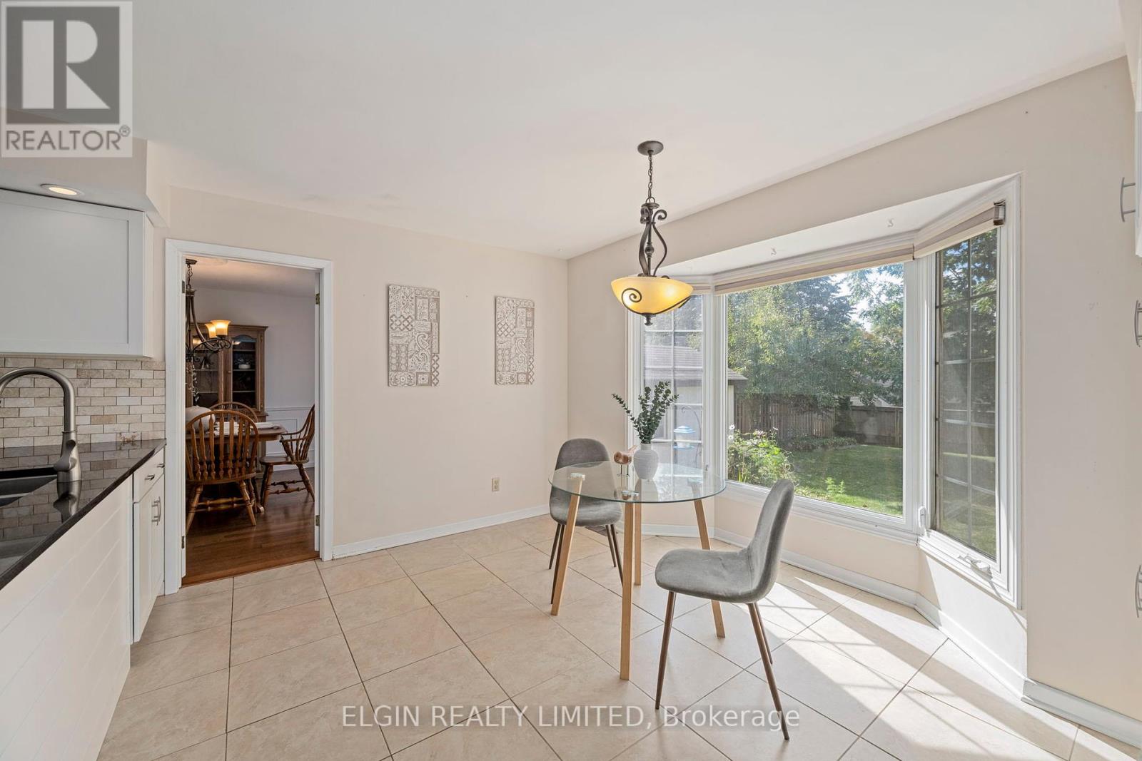 23 Farmington Crescent, London South, Ontario  N6K 3J2 - Photo 10 - X12454730