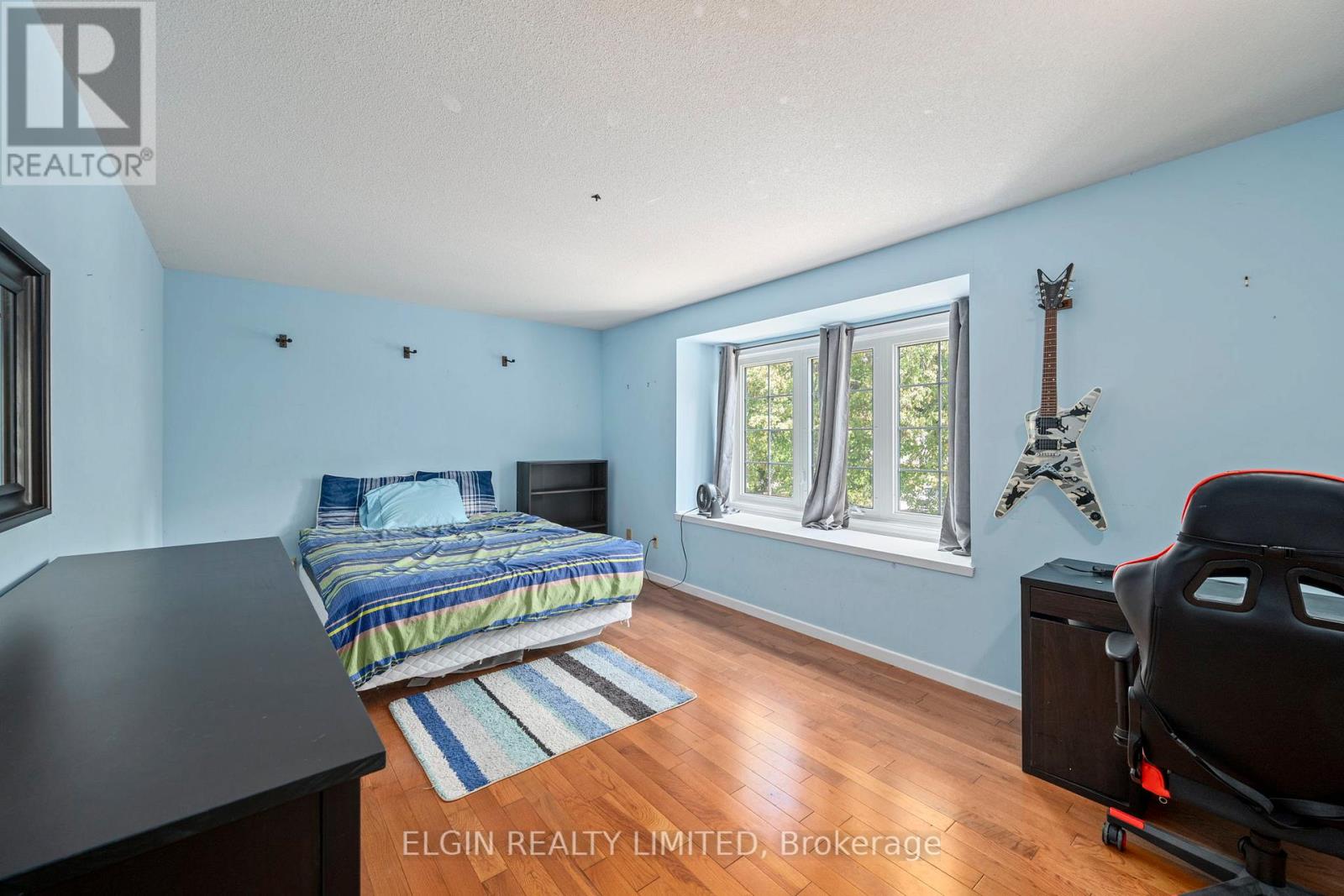 23 Farmington Crescent, London South, Ontario  N6K 3J2 - Photo 16 - X12454730