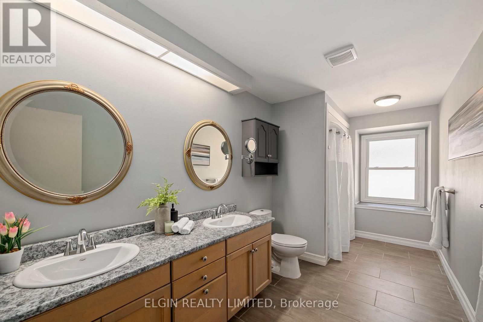 23 Farmington Crescent, London South, Ontario  N6K 3J2 - Photo 18 - X12454730