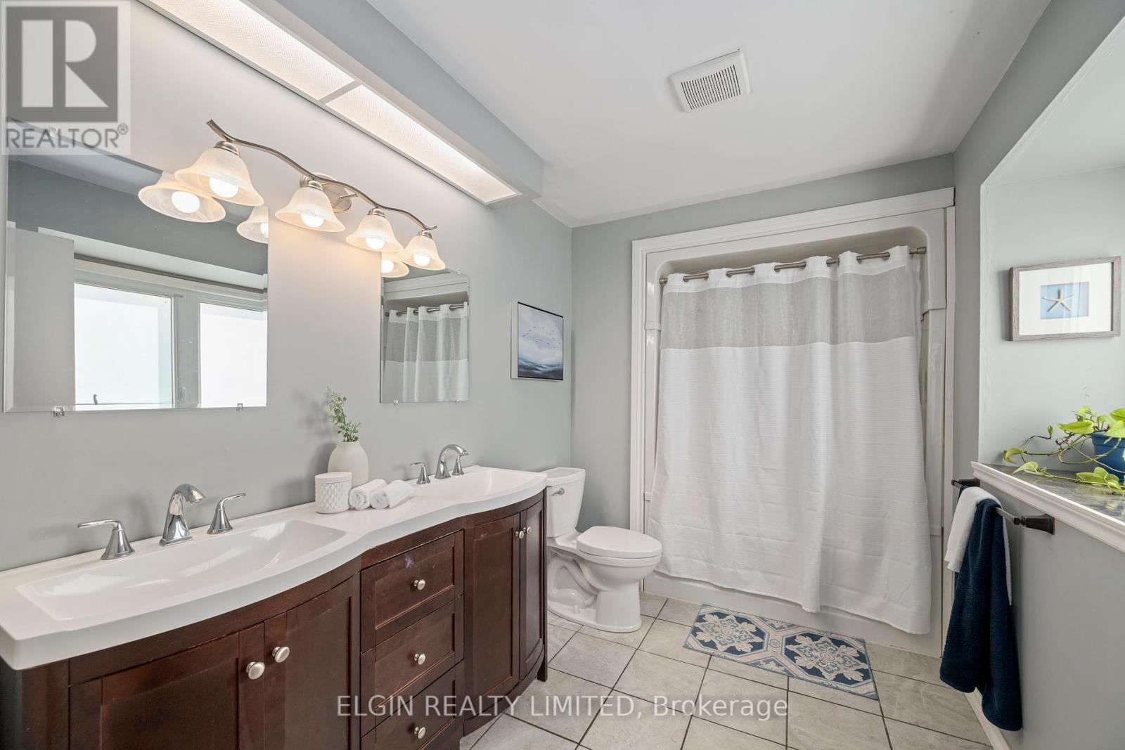 23 Farmington Crescent, London South, Ontario  N6K 3J2 - Photo 21 - X12454730