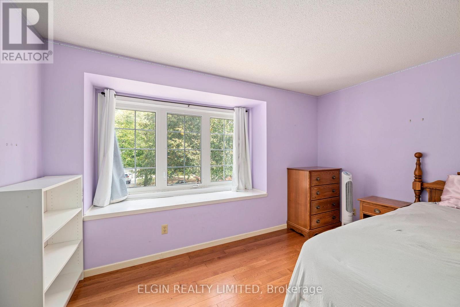 23 Farmington Crescent, London South, Ontario  N6K 3J2 - Photo 24 - X12454730
