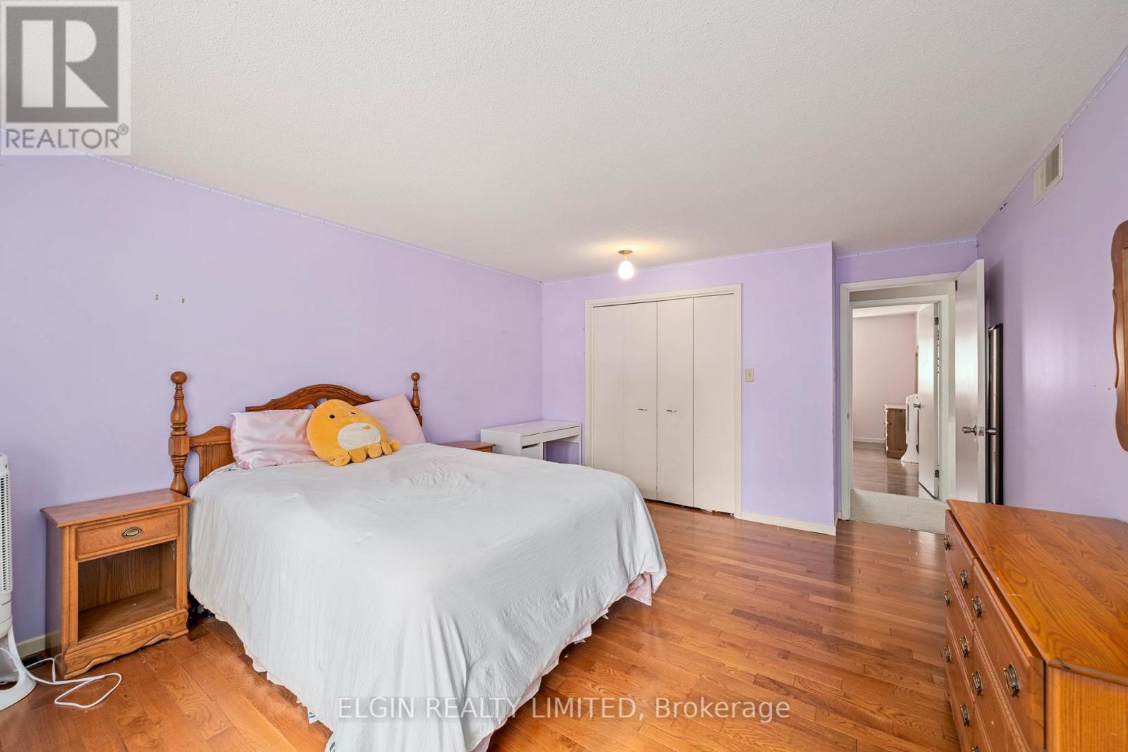 23 Farmington Crescent, London South, Ontario  N6K 3J2 - Photo 25 - X12454730