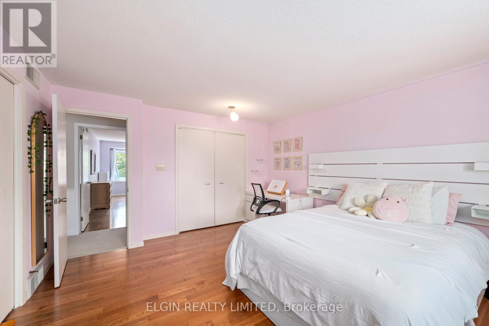 23 Farmington Crescent, London South, Ontario  N6K 3J2 - Photo 26 - X12454730