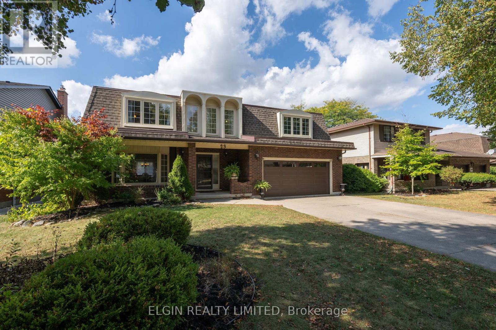 23 Farmington Crescent, London South, Ontario  N6K 3J2 - Photo 3 - X12454730