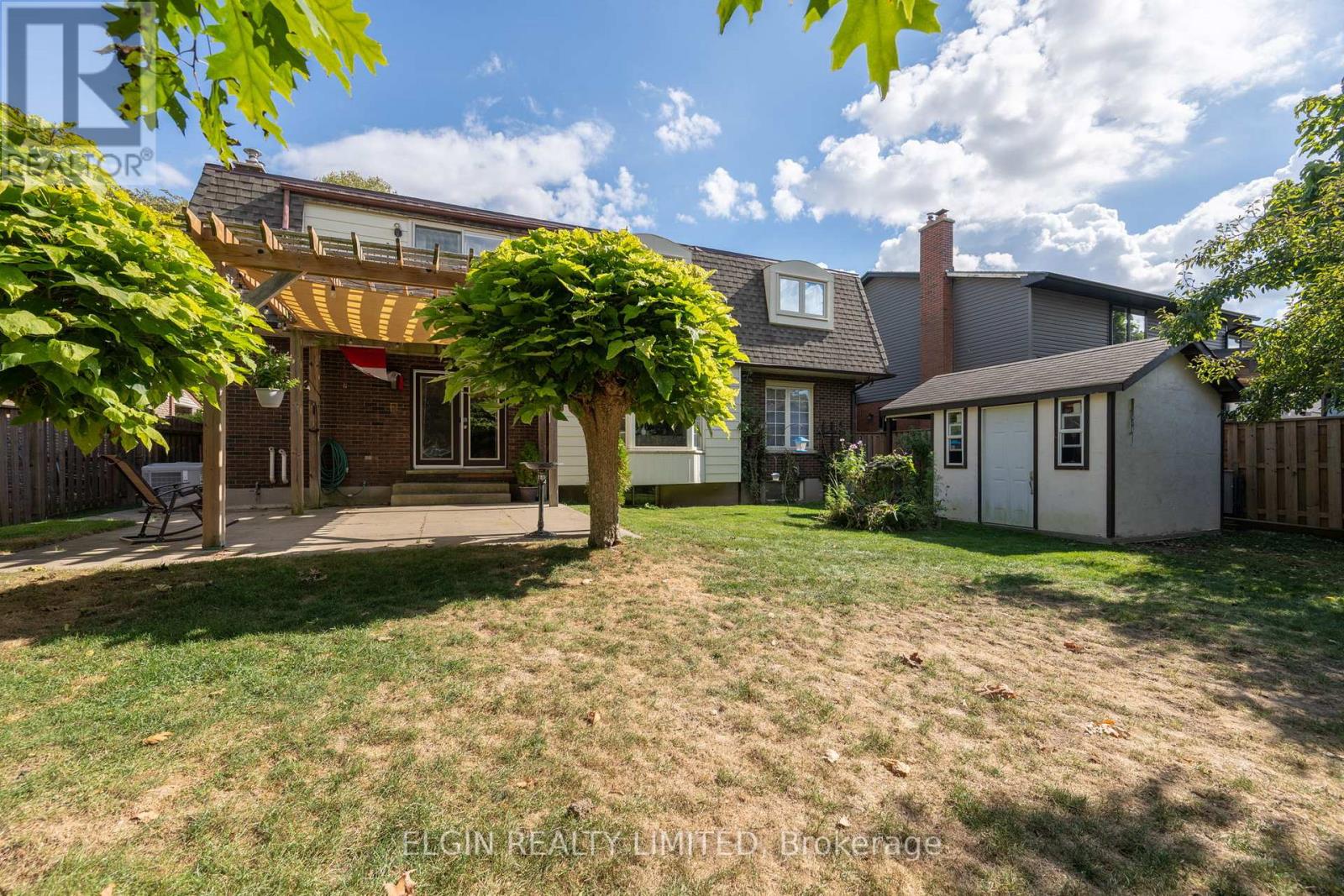 23 Farmington Crescent, London South, Ontario  N6K 3J2 - Photo 36 - X12454730