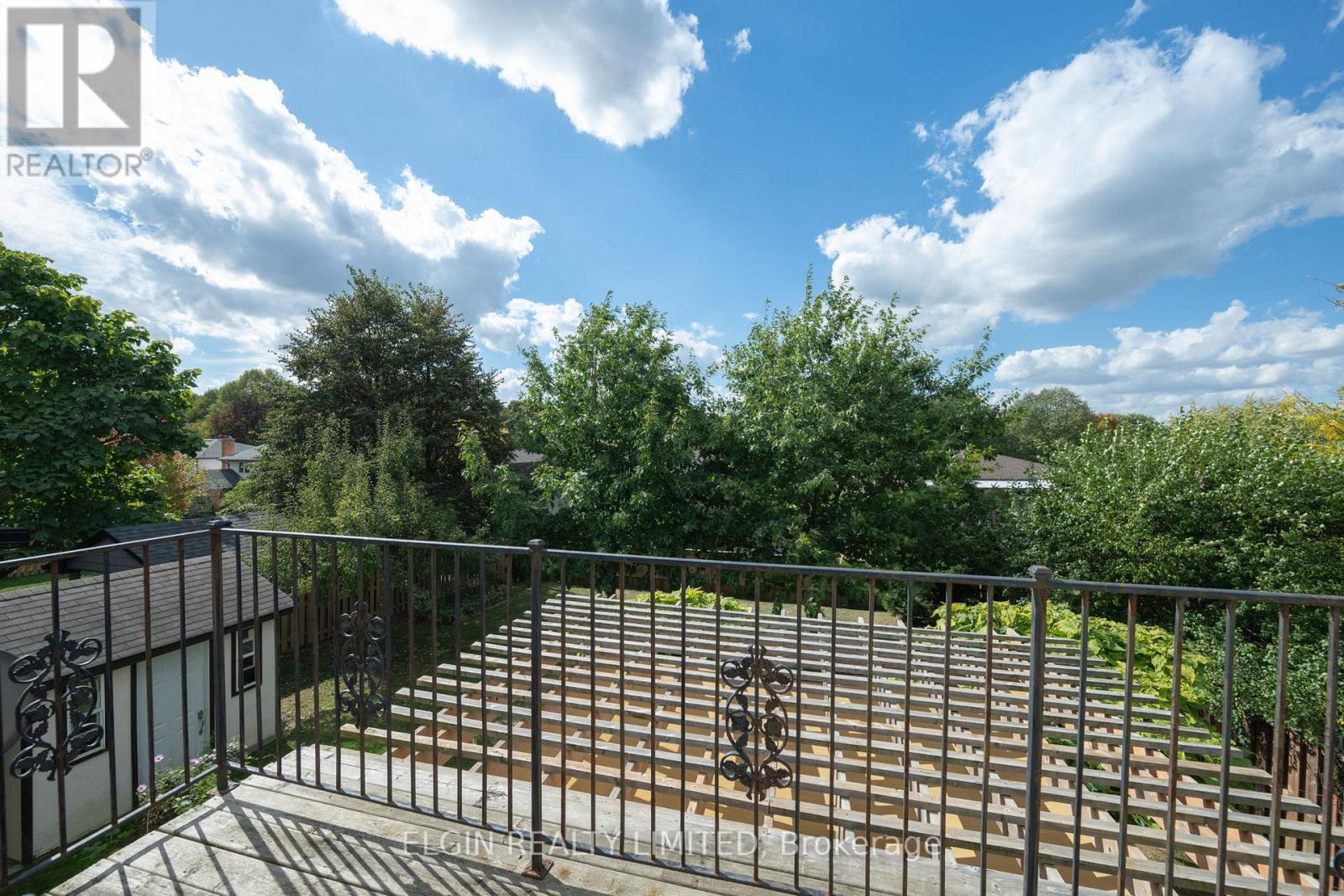 23 Farmington Crescent, London South, Ontario  N6K 3J2 - Photo 40 - X12454730