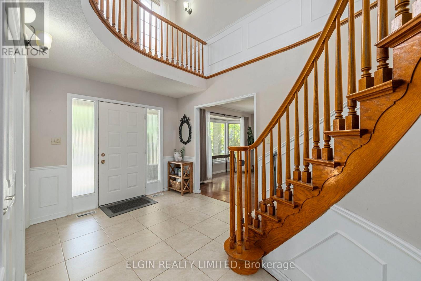 23 Farmington Crescent, London South, Ontario  N6K 3J2 - Photo 5 - X12454730