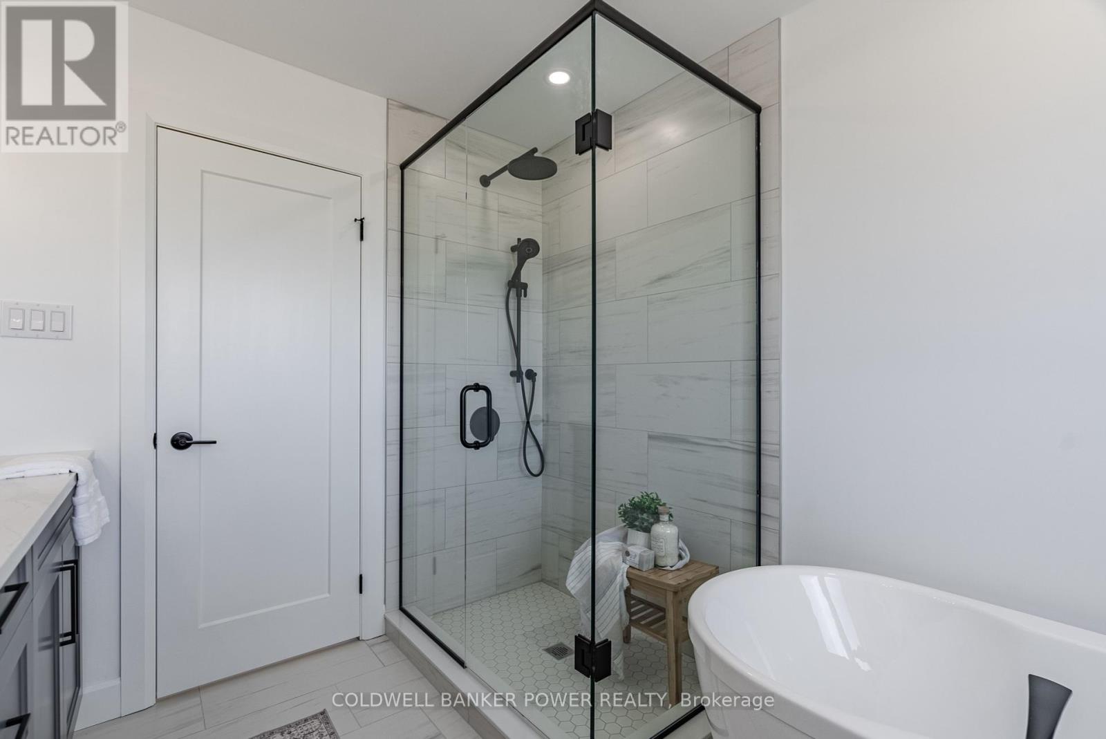 2692 Heardcreek Trail, London North (North S), Ontario  N6G 0W1 - Photo 29 - X12454742