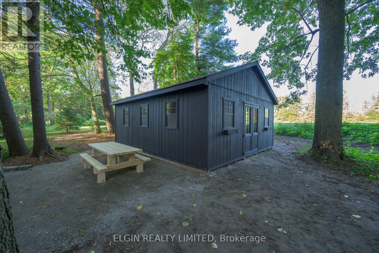 8031 Rogers Road, Malahide, Ontario  N5H 2R4 - Photo 12 - X12454803