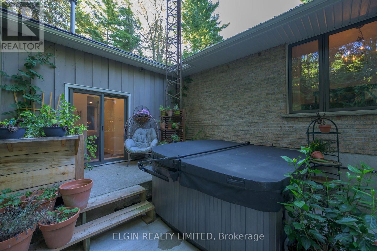 8031 Rogers Road, Malahide, Ontario  N5H 2R4 - Photo 21 - X12454803